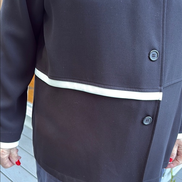 Women's Black and White Blanque Jacket - Picture 4 of 9